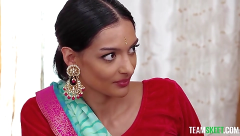 Competition Between Stepsister With Laynee James And Julia James