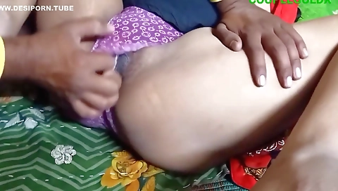 Komal Chulhe Par Roti Bana Rahi Thi Yahi Ishara Kar Diya