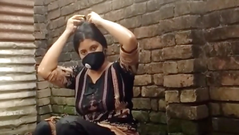 18 Years In Bengali Stunning Bhabi Showing Her Excellent Sexy Body During Bath. Desi Bhabi Beautiful Boobs
