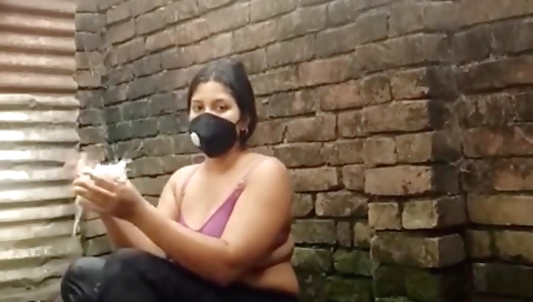 18 Years In Bengali Stunning Bhabi Showing Her Excellent Sexy Body During Bath. Desi Bhabi Beautiful Boobs