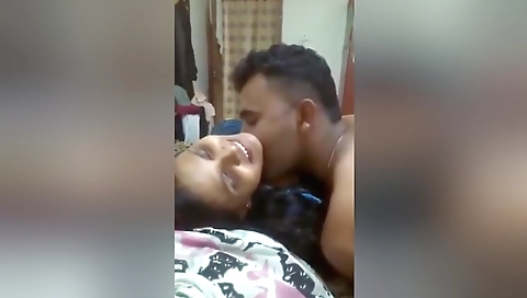 සැමියා පැමිණීමට පෙර ඉක්මන් කරන්න