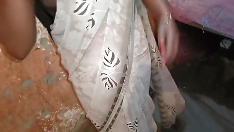 Seeing Thirsty Stepmom In A Saree, I When There Was In The House