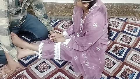 Naukrani Ko Kichen Me Jabar Dasti Chod Kar Bur Se Paani Nikala