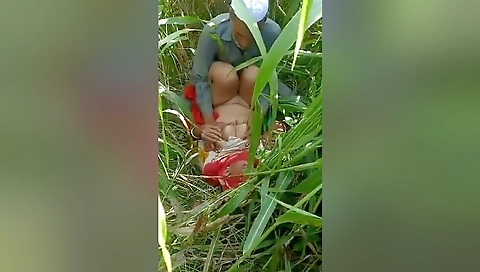 Today Exclusive- Desi Mature Randi Out Door Fucking