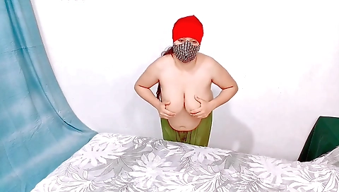 Beautiful Muslim Hijab Girl Showing Boobs And Pussy In Niqab