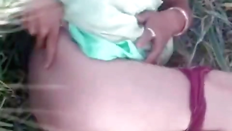 Desi Beautiful Stepsister-in-law Is Rubbing Her Ass In The Wheat Field Tormenting Her Stepbrother-in-law For Rubbing Her Fat Ass In The Open Field For Sex