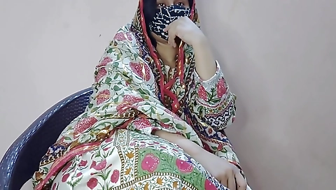 Bari Baji Ne Di Chote Bhai Apni Chut-clear Hindi Conversation