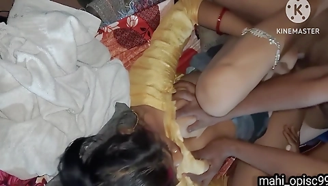 Desi Bhabhi Ko Band Kamre Mein Choda Steppapa Ne Raat Bhar