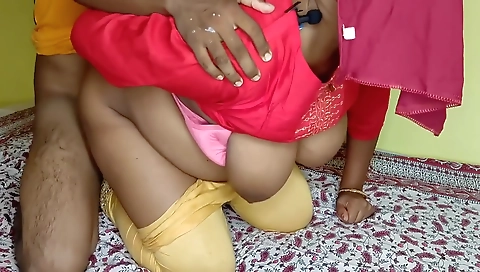 Padosi Ne Dudh Mang Ke Aunty Ka Hi Dudh Nikal Diya Or Chud Diye