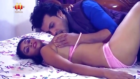 Piyashi Ladki Ne Akele Me Apne Bf Ke Sath Khujal Mitbayi