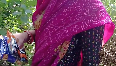 Gaon Ki Bhabhi Ko Jungle Mein Le Jakar Hindi Mein Chudai Ki