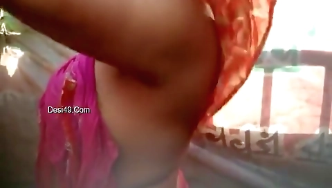 Desi Bhabhi Bathing Capture In 2