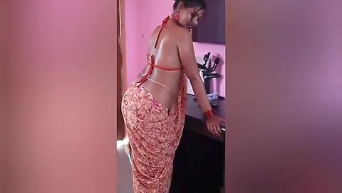 Indian Bahu Get Hot In Her Tight By Old Sasur Ji During Daytime ( Hindi Audio )