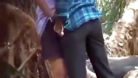 Srilanka Hot Couples Best Outside Leak Video