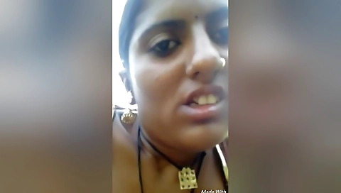 Exclusive- Desi Randi Bhabhi Showing Her Boobs And Ridding Customer Dick