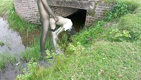 New Indian Muslim And Desi Boyfriend Girlfriend Sex Video And Desi Fucked Girlfriend Outdoor Sex Video Xvideo Xxx