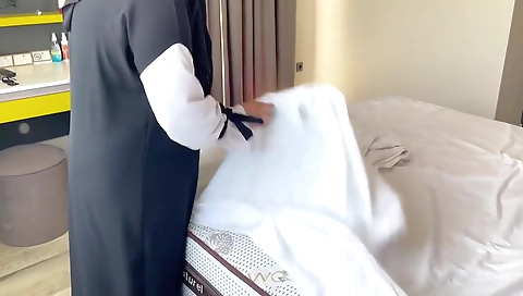 A Maid In A Hijab Was Cleaning The Room And Received A Creampie In Her Pussy From A Client And Pleasure