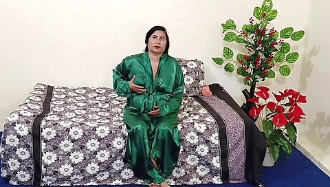 Pakistani Urdu Flashing Tits