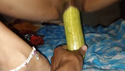 Desi Bhabhi Big 10 Inches Khira Se Apna Payas Bhujaya India Female Masturbations Dildo Enjoyed Bihar India Sex