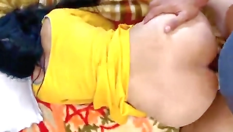Kanpur Guy Seduces His In Bed Indian Aunty Sex - Big Dicks