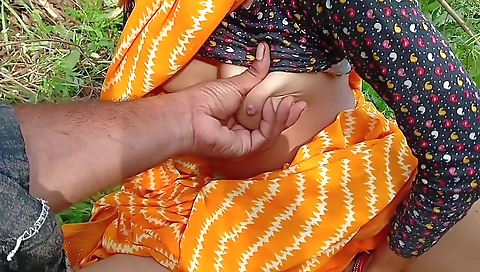 Desi Aunty Ki Chudai Full Hindi ( )