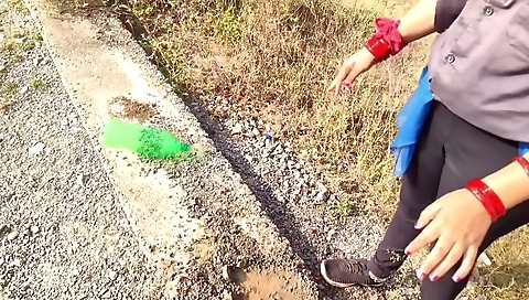 Indian Aunty Caught And Fucked Outdoor