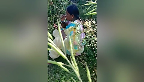 Pati K Dost Ne Gaw K Khet Me Mujhe Chodliya