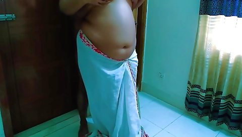 Desi Hot Aunty Without Blouse Only Saree She Is Supper Hot Now, Then Her Neighbor 18 Year Old Guy Fuck Her