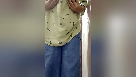 Desi Dirty Riya Gets Huge Navel Fingering From In Bathroom Sex