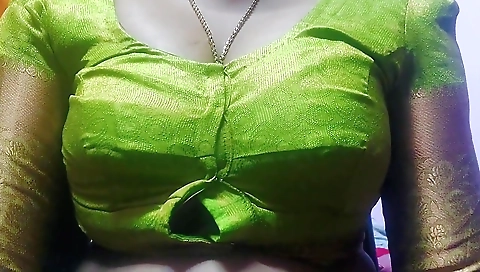 Big Boobs Horny Bhabhi Gave Sexual Pleasure To Her Husband - Horny Boobs