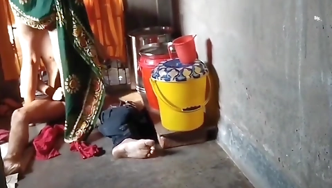 Desi Bhabi Ne Apni E Devar Ke Sath Chudai Karte Time Kisine Video Bana Liya Hua Viral Video