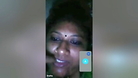 Today Exclusive-mallu Bhabhi Shows Her Boobs