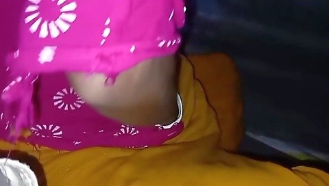 Padosi Desi Aunty Ko Apne Land Per Bithakar Chudai Kiya