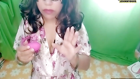 Jab Maa Ko Bete Ke Room Me Dildo Aur Vibrator Milta Hai With Hot Step mother