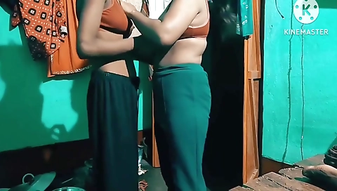 Desi Bhabhi Romances With Her Naughty Devar In The Sexy Night (hindi Audio)