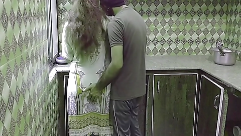 Indian Desi Aunty Kitchen Mai Kam Kr Rahi Thi Pati Ny A K Gand Pakar Li Aur Bohat Chudai Ki Gand Phar D Hindi Audio Xxxxx Sex