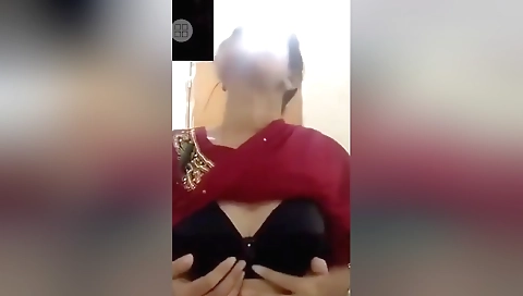 Cute Bangla Girl Shows Boobs On Vc
