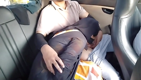 Girlfreind Boyfriend And Cab Driver Fucking Three People In Cab Car - Hd Porn