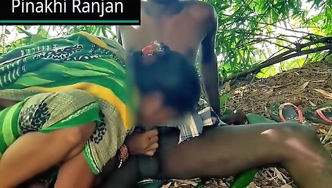 Desi Village Bhabhi Outside Chudai In Desi