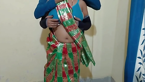 Devar Bhabhi - Desi With Cute Sarika Bhabhi With Red Libstic And Hot Sexy