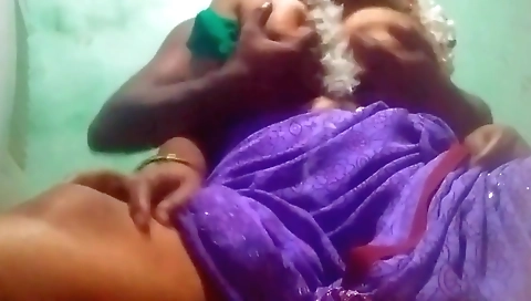 Huge Boobs In Desi Tamil Priyanka Aunty Big Boobs