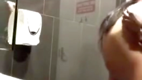Super Sexy teen 18+ Sex With Her Lover In The Bathroom