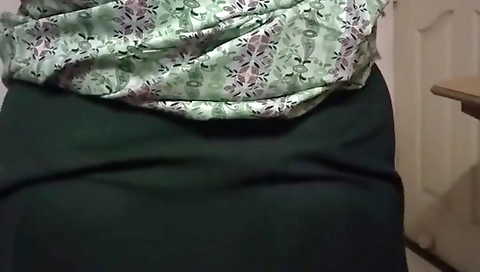Madurai Akka At Lodge Hot Boobs With Benita Sweety