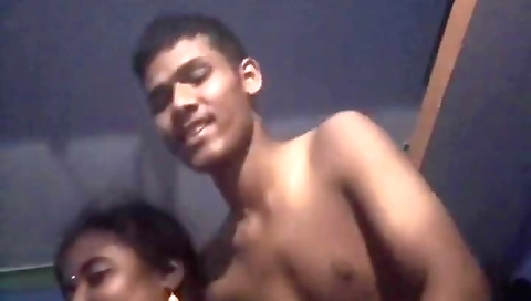 I Pressed The Milk Of My Neighbor Bhabhi And Gave Her Sex Video
