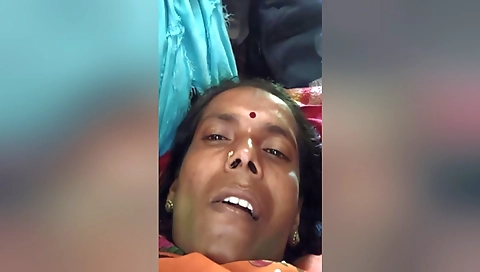 Hot Bhabhi Showing A Big Boob Nice