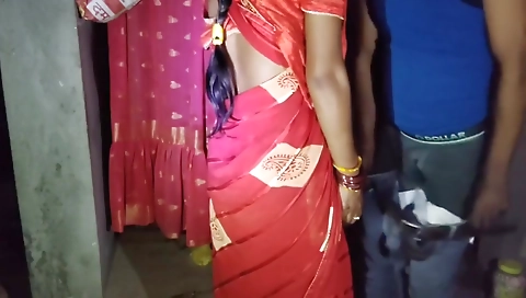 Hot Indian Desi Bhabhi Romance In Saree