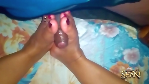 Shani Handjob & Feetjob With Husband.. ශානි අතිනුයි කකුලෙනුයි මිනිහට දුන්න සැප