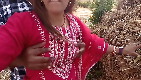 Indian Blowjob - Mature Indian Wife Blowjob Kissing And Boobs Press Outdoor