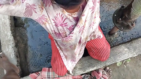 Indian Desi Housewife Nahane Ke Time Land Chusa
