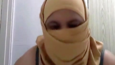Arabs Stepmom Feeling Horny